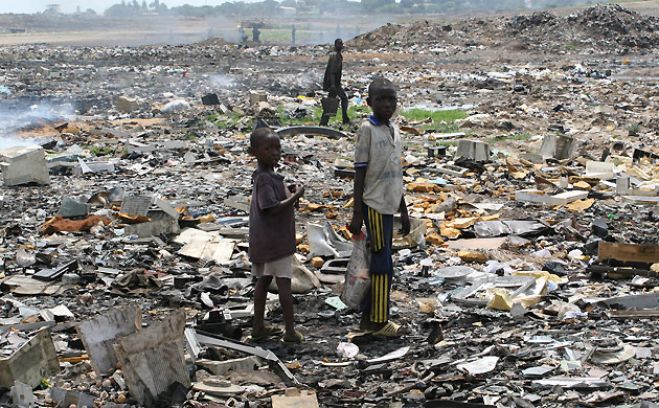 Economist: Angola arrisca repercussões sociais se não tiver cuidado a cortar na despesa