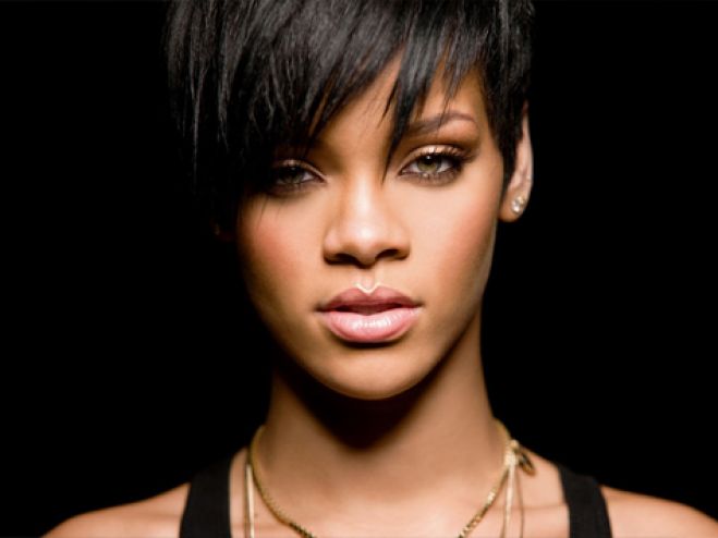 Fotos intimas de Rihanna para a Lui que não foram publicadas surgem online