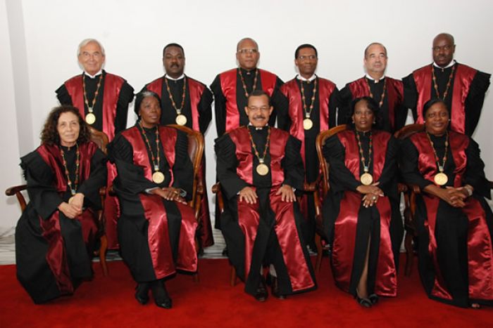 Justiça angolana "a empresa ao serviço do MPLA"