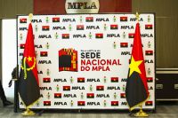 MPLA não vai alterar estatutos no congresso e reduz Comité Central em 14,5%