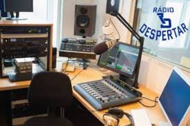 Dezenas de trabalhadores de rádio ligada à UNITA em risco de despedimento