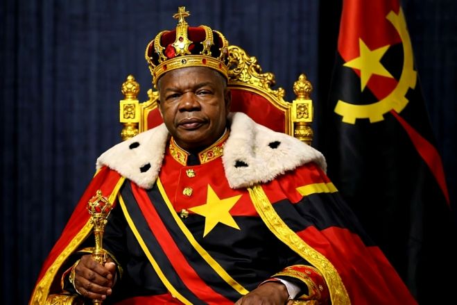 O Líder cessante do MPLA sequestrou o partido e dissidiu ficar mais 5 Anos presidente