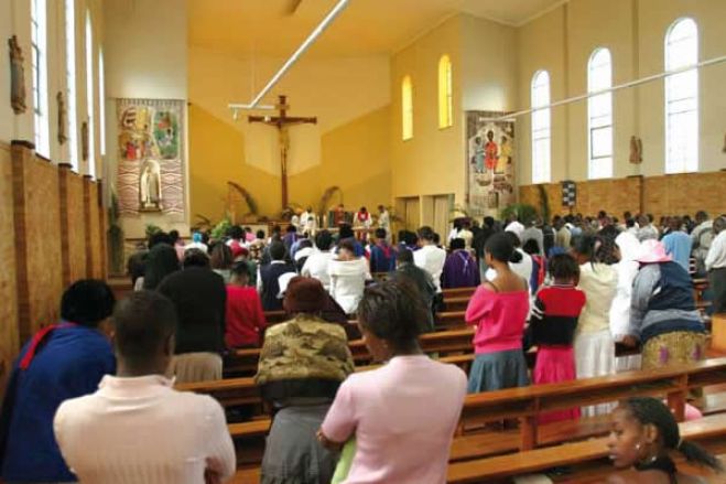 Missa para "presos políticos" em Angola: Igreja mete-se na política?
