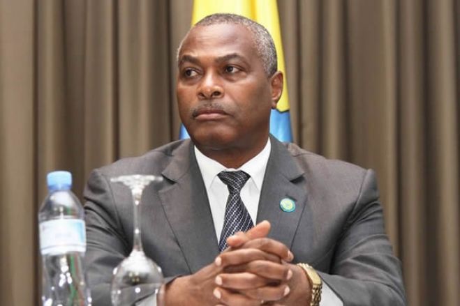 Cinco partidos da coligação CASA-CE deliberam exoneração de Abel Chivukuvuku