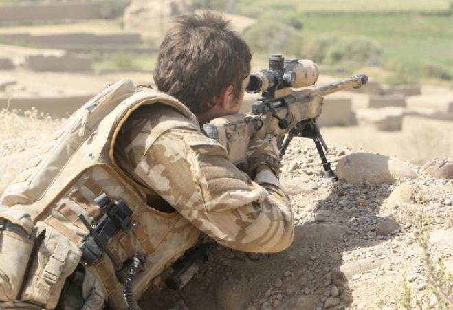 'Sniper' britânico mata 6 talibãs com apenas uma bala no Afeganistão