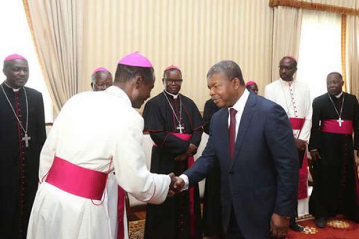 "Rixa" entre Executivo e CEAST ‘esfria’ relação entre Católica e MPLA