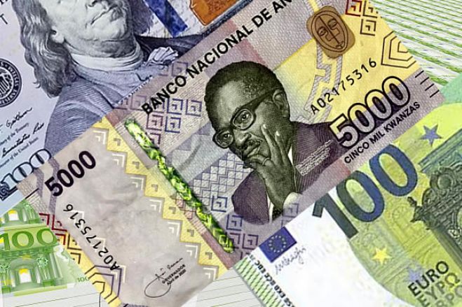 Moeda nacional "estabiliza" nos 822,4 kwanzas por dólar e 892,9 kwanzas por euro