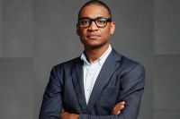 Angola "está no meio de um barril de pólvora" - jornalista Victor Hugo Mendes