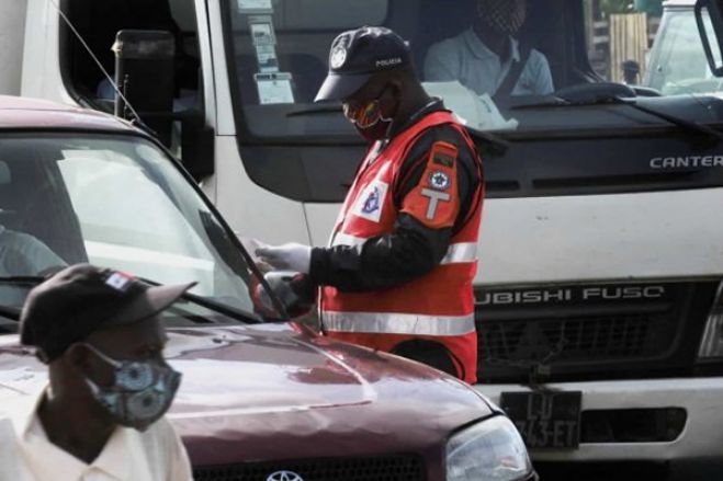 Angolanos veem a polícia como uma das instituições "mais corruptas"