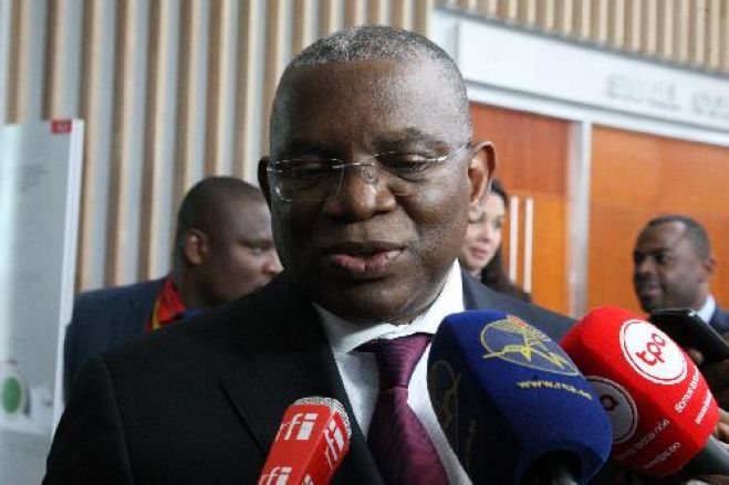 Chikoti prevê "reconstruir uma boa relação entre Angola e Portugal"