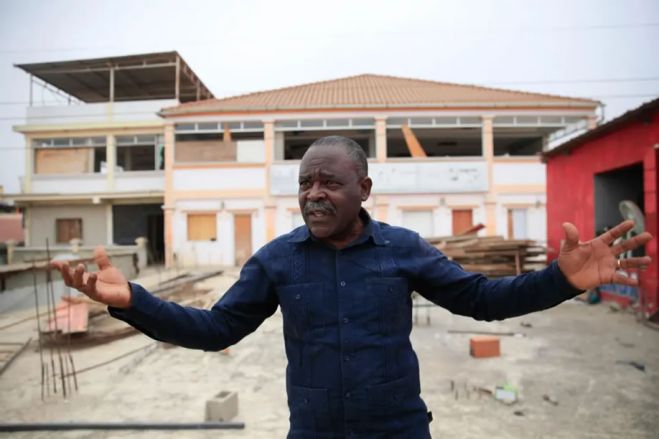 Um ano depois dos tumultos em Luanda, empresário diz ter virado mendigo e aguarda indemnização