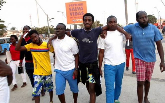 Luaty Beirão e outros activistas detidos e "agredidos" em Luanda