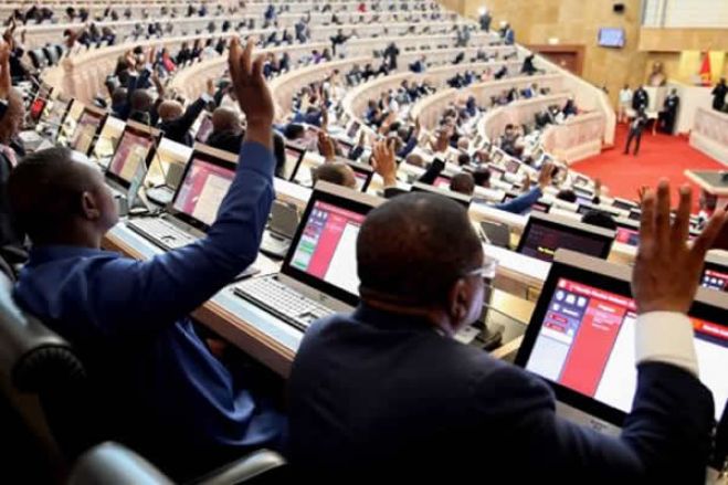 Parlamento aprova execução do OGE 3º trimestre de 2025 com défice de 334,7 milhões de euros