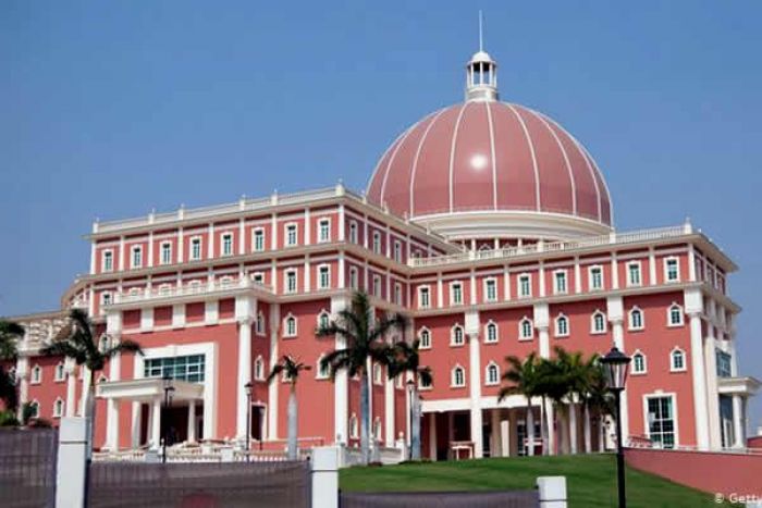 Orçamento da Assembleia Nacional para o ano de 2023 é de 54 mil milhões de Kwanzas e deputados acham que é pouco