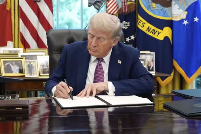 Trump anuncia tarifa de 12,5% a Angola e outros 59 países por trabalho escravo