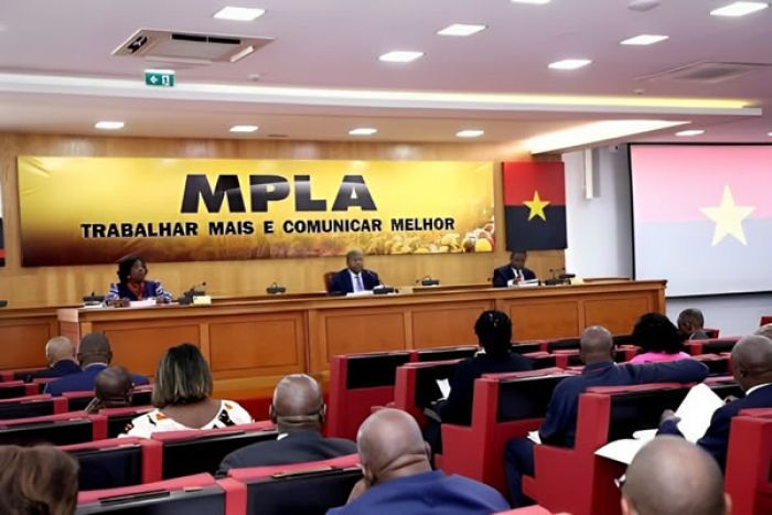 BP do MPLA analisa documentos para o Congresso de Dezembro