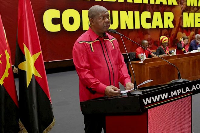 João Lourenço critica vitimização de alguns angolanos e fala em agenda escondida