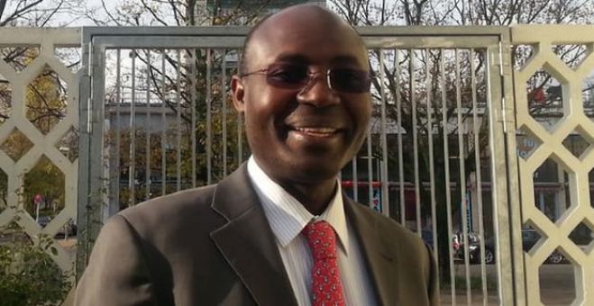 "Ninguém pode aspirar a uma vida melhor em Angola sem ser corrupto," afirma Rafael Marques