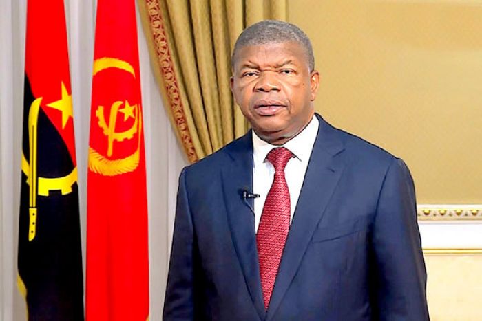 João Lourenço determina suspensão de deslocações em missão de serviço