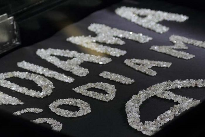 Primeiro leilão de diamantes brutos em Angola rendeu 16,7 milhões de dólares