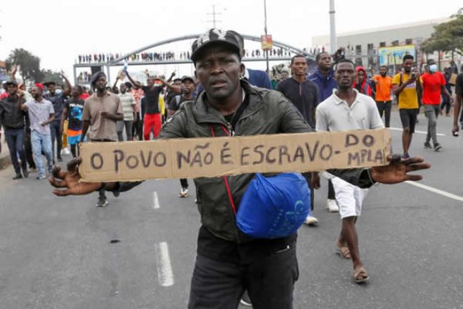 Contestação dos "revús" em Angola expôs contradições do regime - investigador