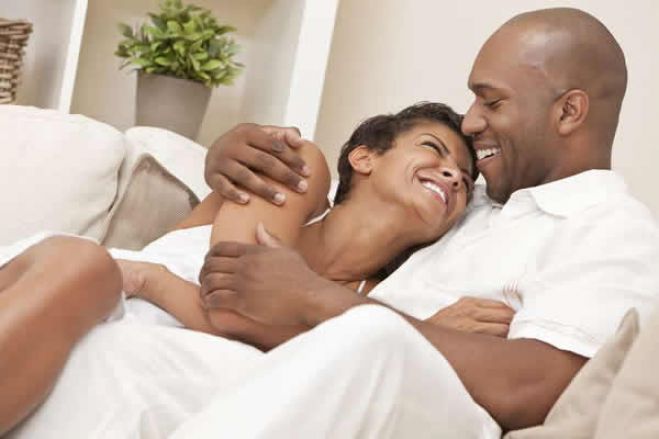 Razões pelas quais você deve fazer mais sexo pela manhã
