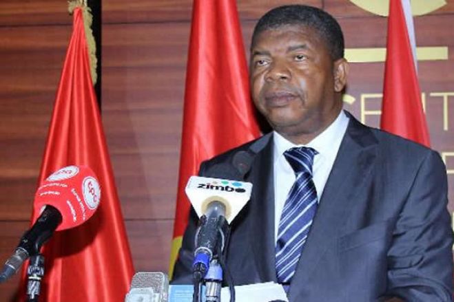 João Lourenço condecorado com o Prémio da Integração Africana