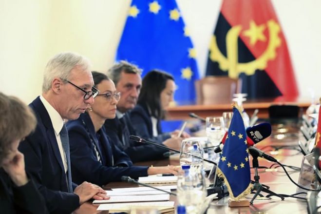 UE afirma: "Angola sofre com crime econômico, atrasando desenvolvimento pós-guerra."