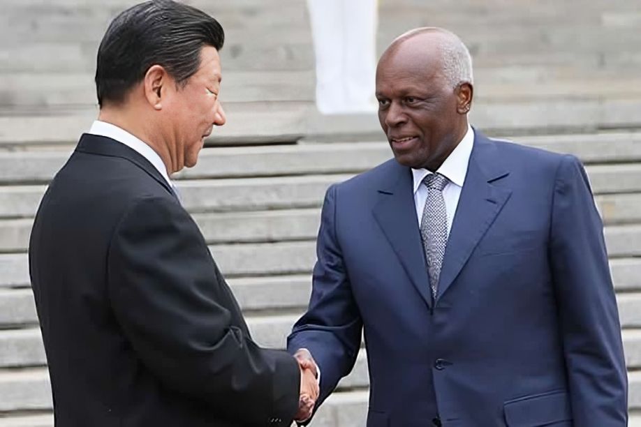 Dívida com o petróleo como colateral foi proposta de Angola