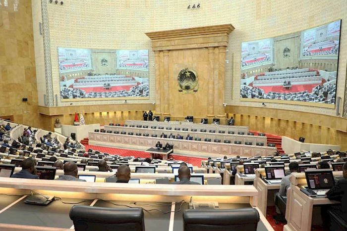 Parlamento analisa propostas de revisão das leis eleitorais
