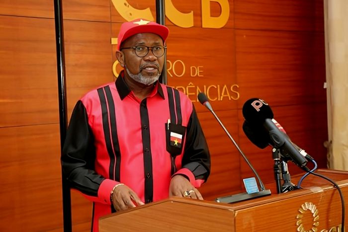 Boavida Neto: João Lourenço “está a exercer” os poderes previstos nos estatutos do MPLA