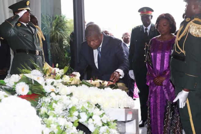 José Eduardo dos Santos “arquiteto da paz” homenageado pelo João Lourenço