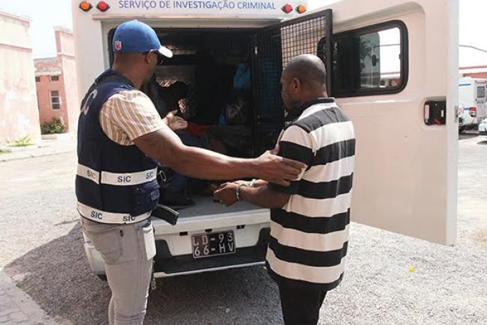 Mulher morre em centro de "tratamento espiritual" e pastor é detido
