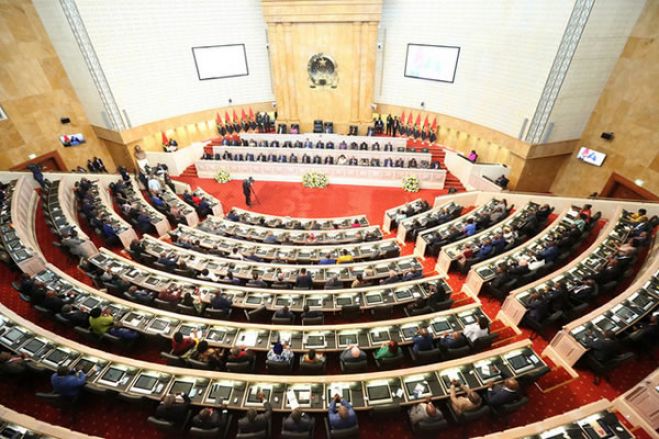 Presidente da AN e deputados vão receber bónus de Natal de quase quatro milhões de kwanzas