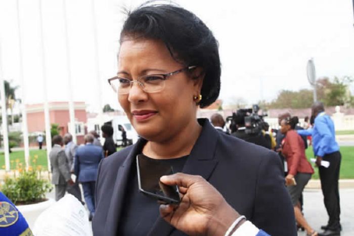 Governadora provincial de Luanda critica vandalismo e apela ao diálogo para "encontrar soluções"