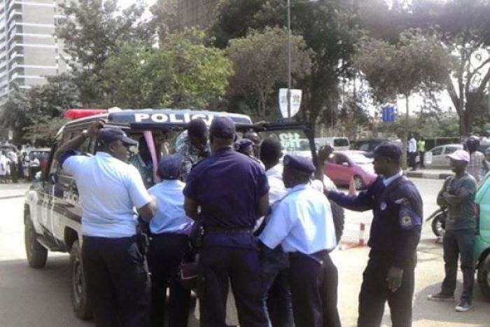Policia angolana reprime marcha pela libertação dos "presos políticos" em Luanda e detém ativistas
