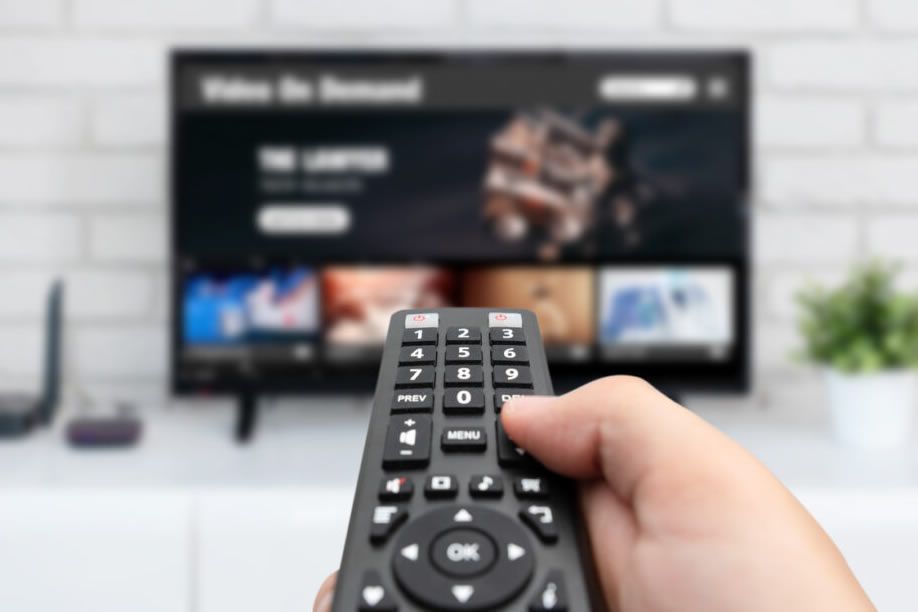 Operadoras devem criar pacote para os mais carentes de 2.200 kzs e darem prioridade à TPA e TV Zimbo