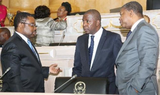 Jornal de Angola: No futuro, o passado são migalhas!