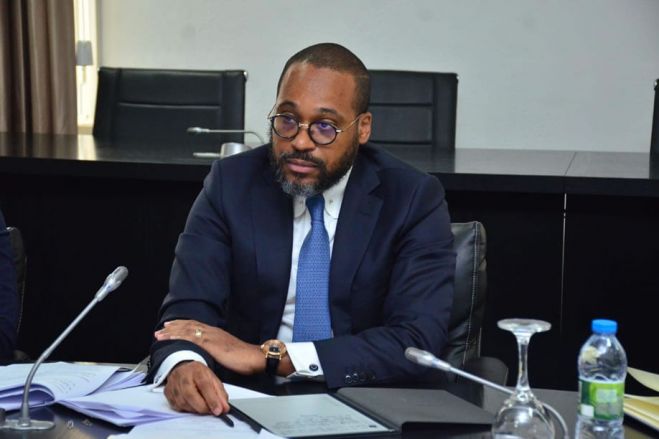 Ministro da Justiça afasta baixos salários como desculpa para a corrupção