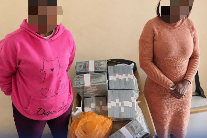 Duas mulheres detidas ao tentarem trocar dois milhões de dólares falsos