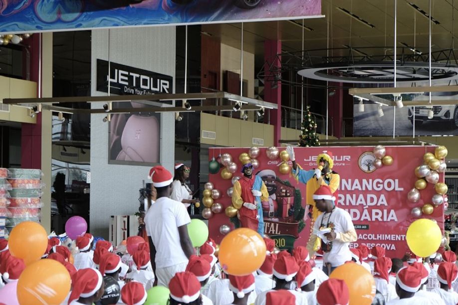 Jetour Angola Celebra Natal Solidário com Crianças do Centro Luther Rescova