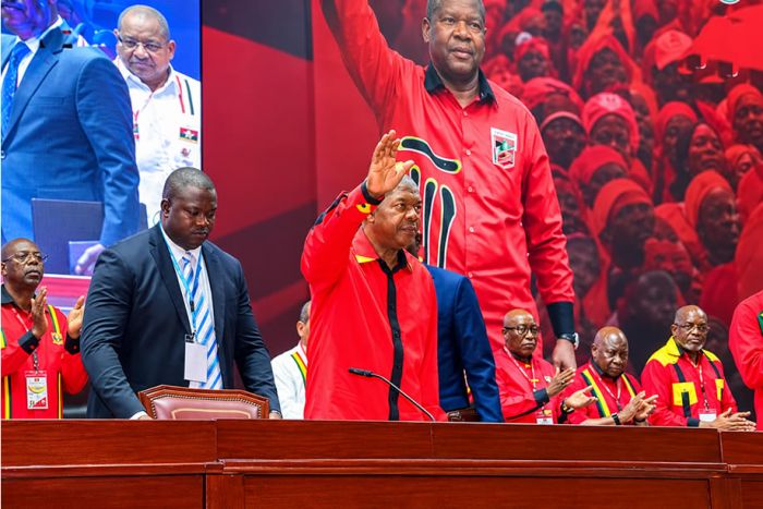João Lourenço no centro da crise que ameaça dividir o MPLA