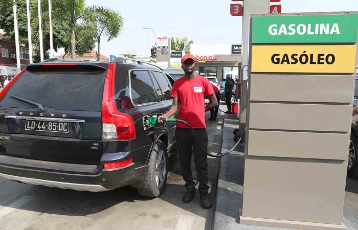 Sem subsídios, gasolina já custaria 732 Kz e o gasóleo 1.013Kz