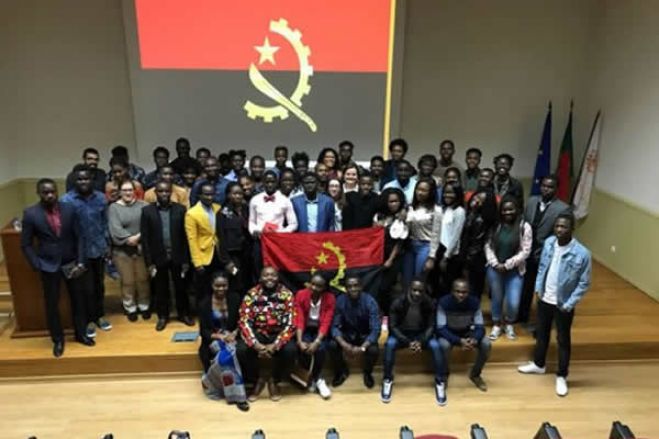 Estudantes angolanos em Portugal dizem "não" ao regresso