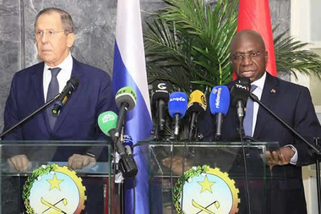 Angola insiste em cessar-fogo na Ucrânia. MNE culpa Kiev pelo conflito