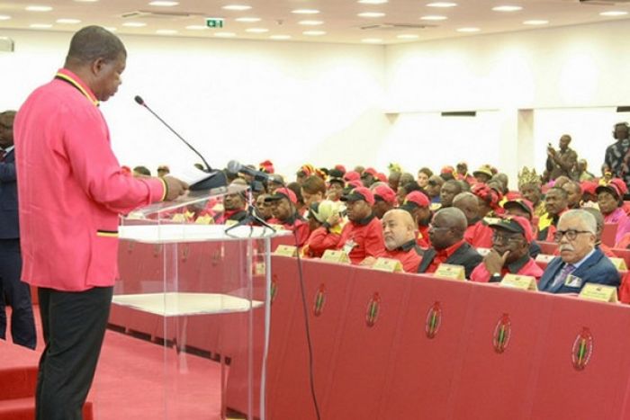 Lider do MPLA elogia posição do GP do seu partido que "derrotou" a iniciativa da UNITA de impeachment
