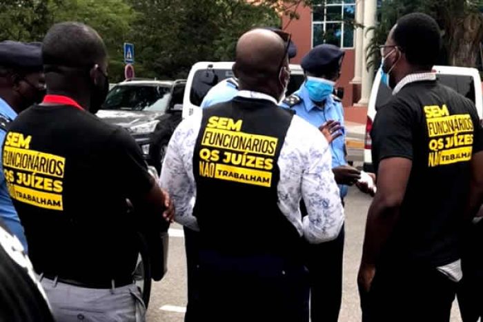 Oficiais de justiça de Angola preparam marcha de repúdio face “silêncio” do patronato