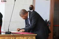 João Lourenço forma Governo, reconduzindo vários ministros
