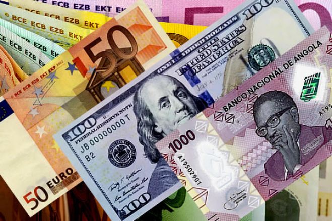 Economia angolana em sinal de alerta sobre desvalorização do kwanza e especialistas apontam o dedo ao BNA