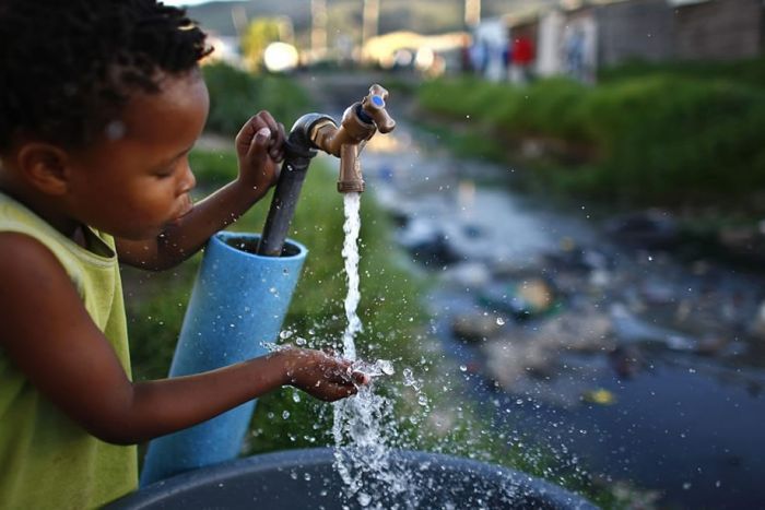 Governo promete água a 7,5 milhões em Luanda, mas metade dos angolanos continua sem electricidade